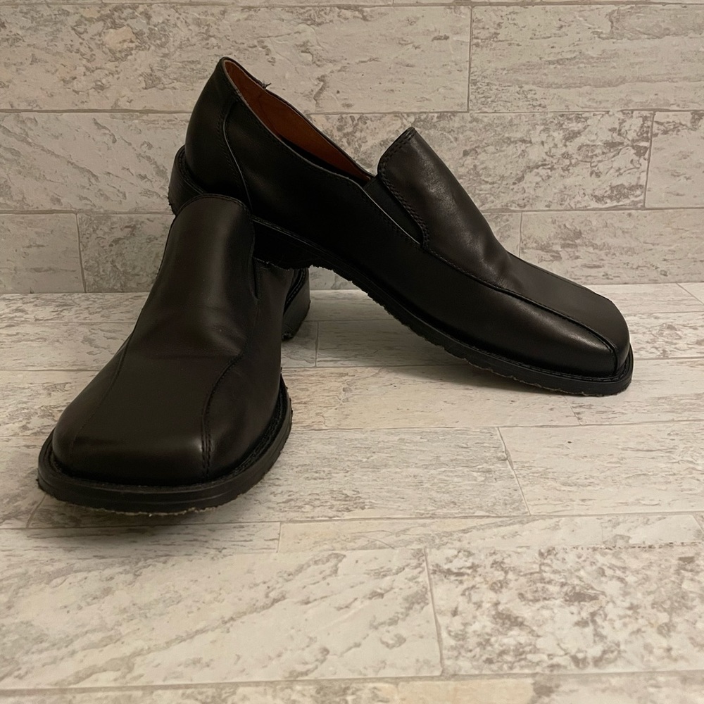 Steve Madden mens shoes size 11, used in great condition no rips or tears